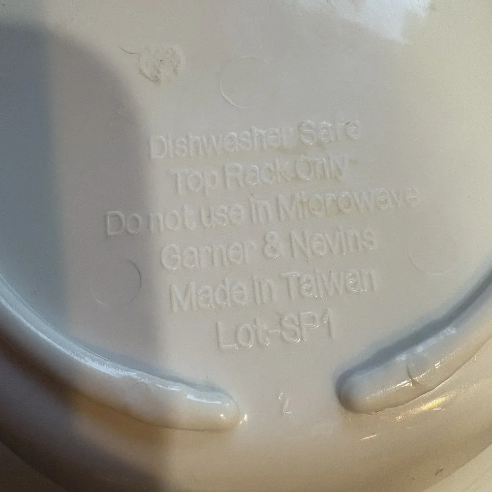 2 KELLOGG'S  CAST OF CHARACTERS TONY, SNAP, CRACKLE, POP ETC.  CEREAL BOWLS 2000